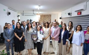 Amalia García imparte ponencia sobre participación política y derechos de las mujeres